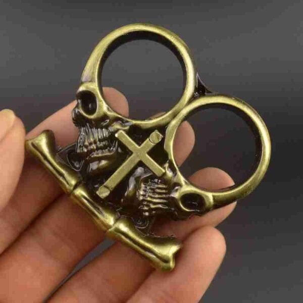 All-metal life-saving tool two-fingered cartoon anti-wolf self-defense key pendant survival hand buckle white bone essence two-fingered tiger