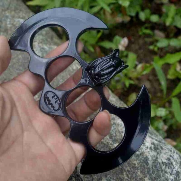 Cross-border big bat hand buckle fist buckle defense finger tiger glove metal iron four-finger martial arts fighter support ring ring